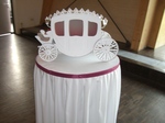 Geldbox -HochzeitsKutsche  mit Tisch auf Roller    Tisch mit Tischdecke Ideal als TortenTisch (Oval 120x80cm)